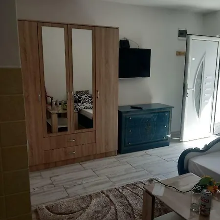 Renato Apartmans アパート *